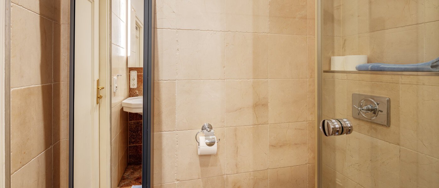 apartment München Maxvorstadt - Rund um den Josephplatz 03 bathroom 13761