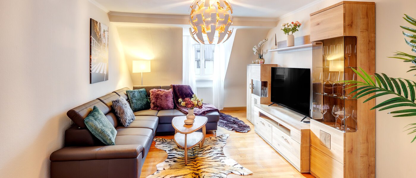 apartment München Neuhausen 01 living room 13780