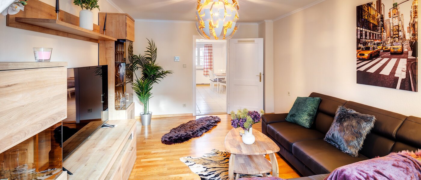 apartment München Neuhausen 04 living room 13780