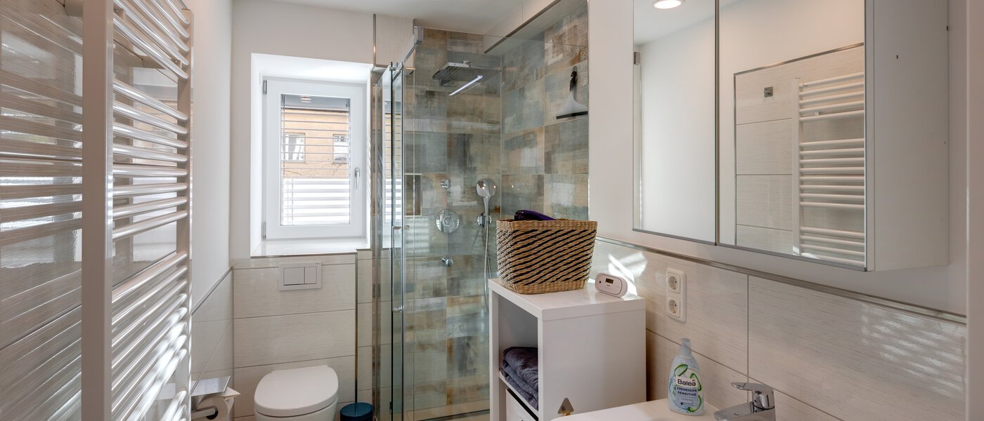 apartment München Schwabing 01 bathroom 13786