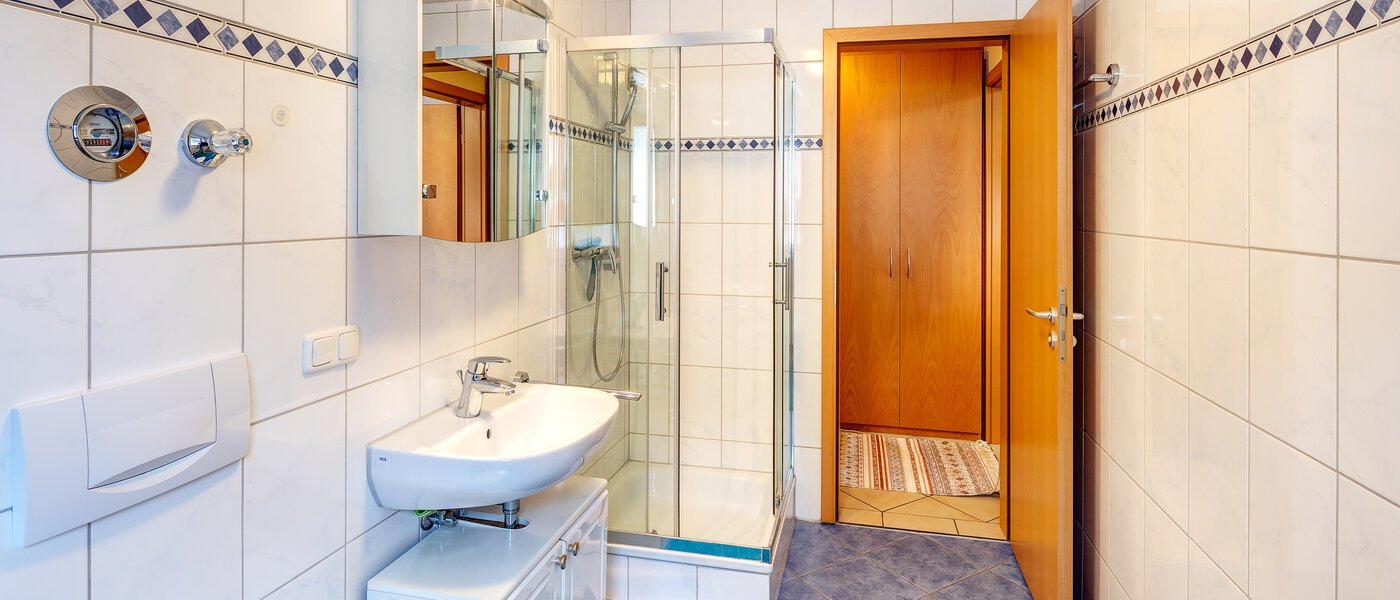 apartment München Sendling-Westpark 02 bathroom 13796