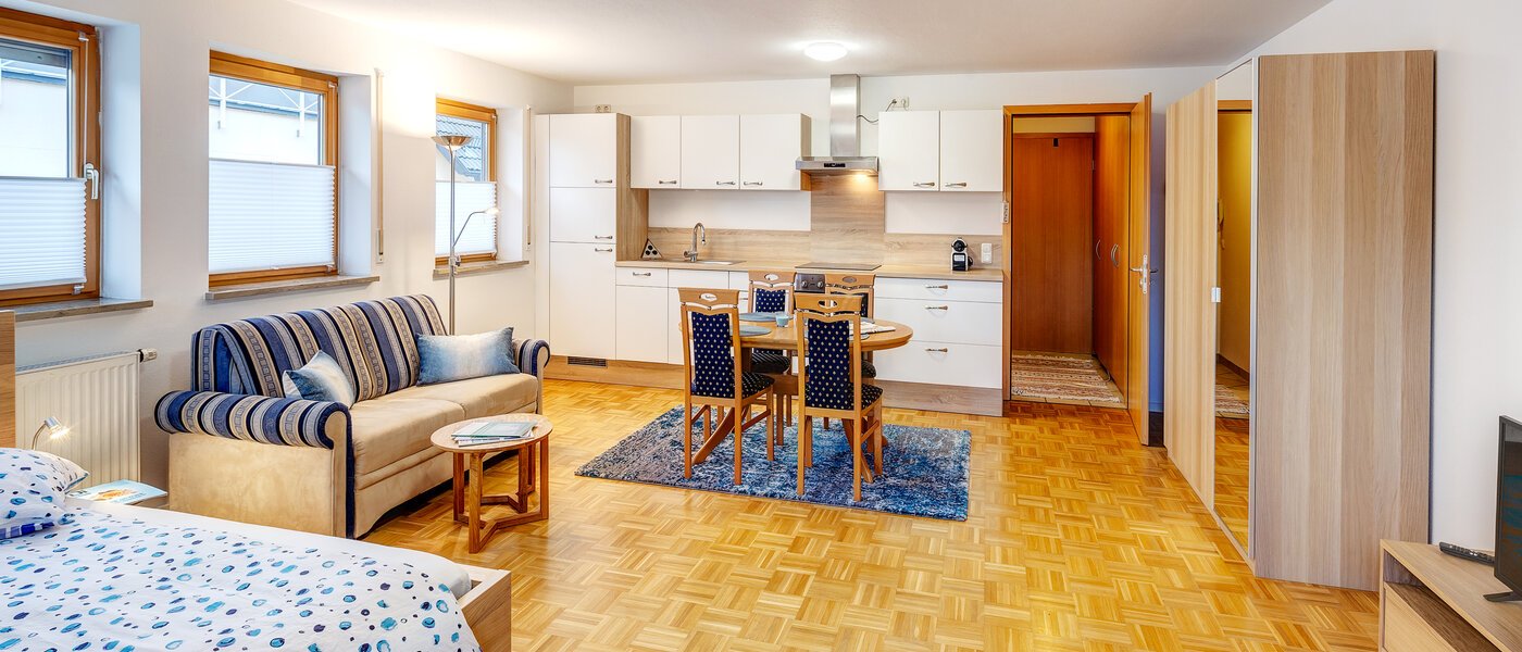 apartment München Sendling-Westpark 02 living area 13796