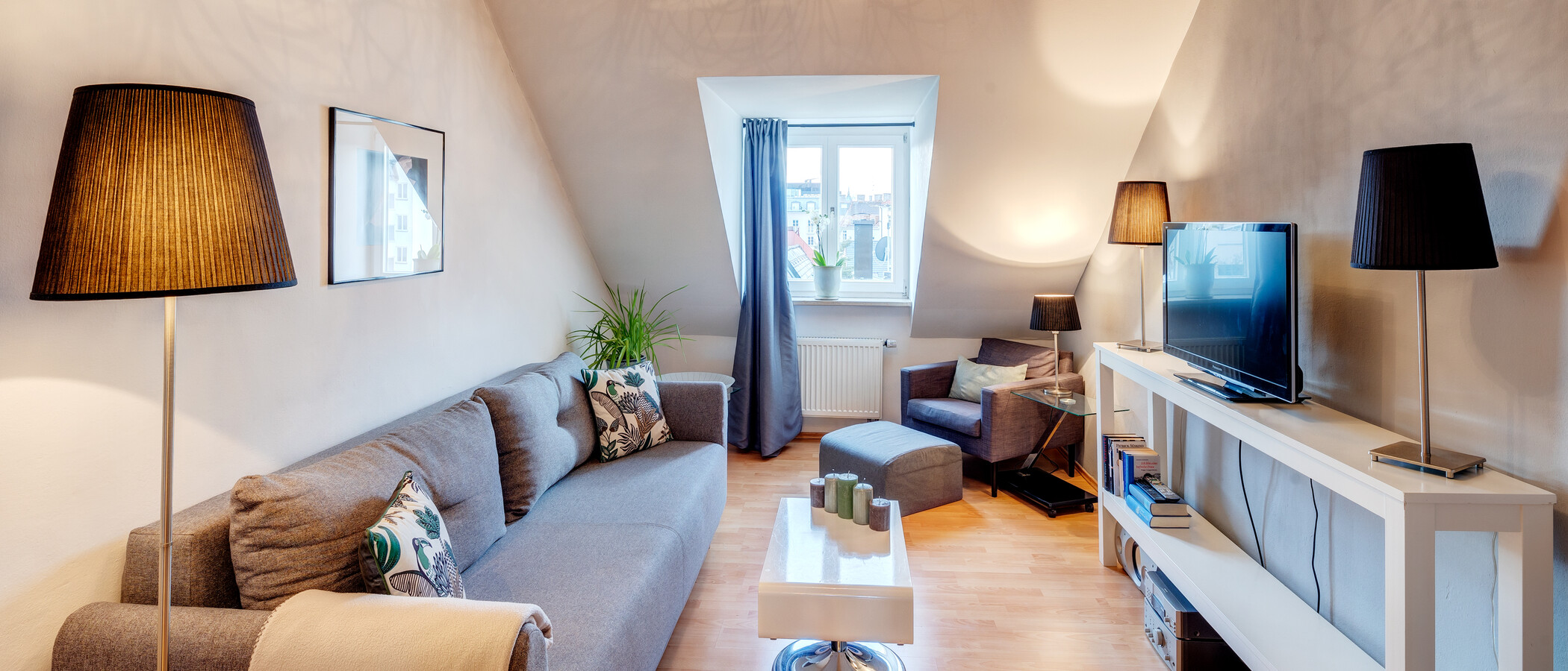 apartment München Maxvorstadt 01 living room 13801