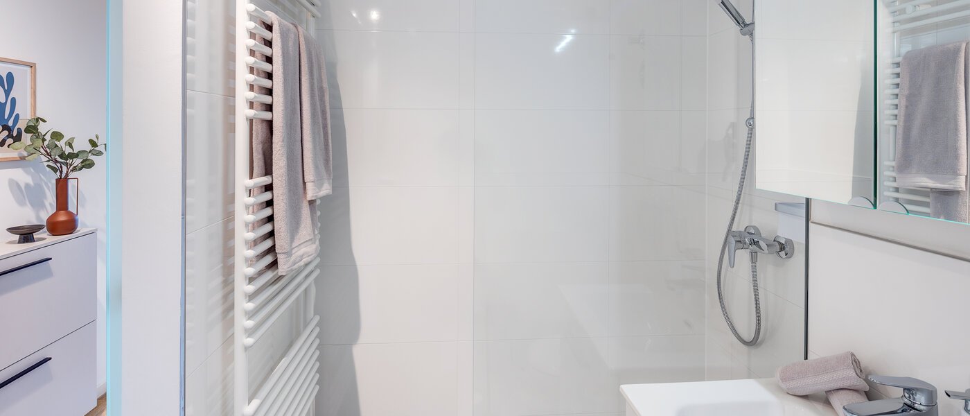 apartment München Neuhausen 02 bathroom 13806