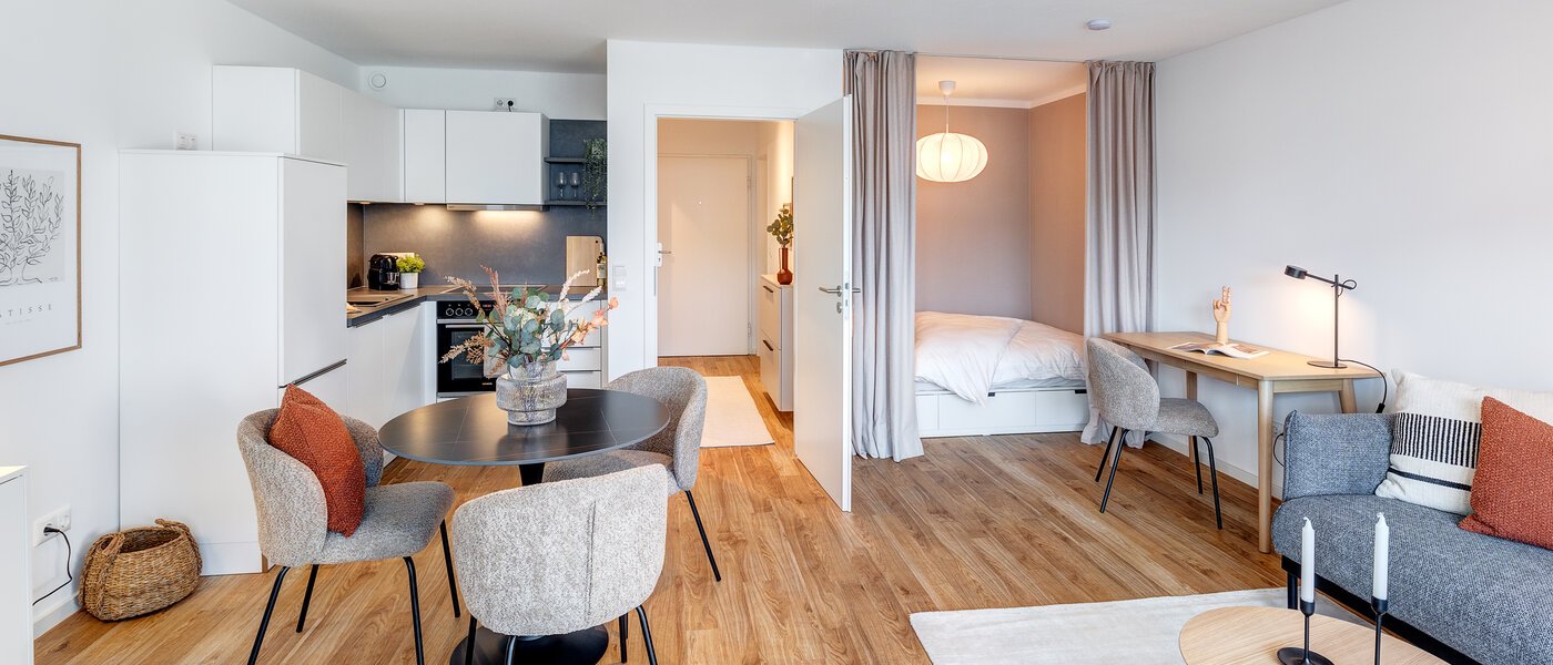 apartment München Neuhausen 01 living area 13806