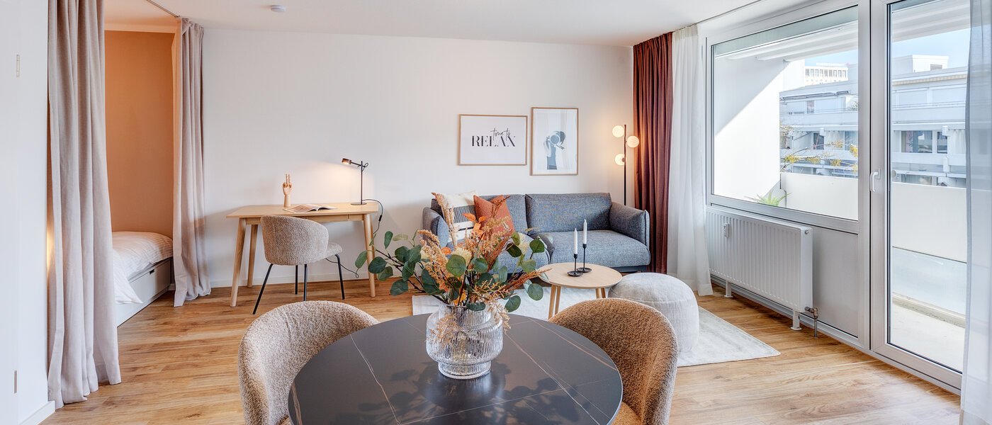 apartment München Neuhausen 02 living area 13806