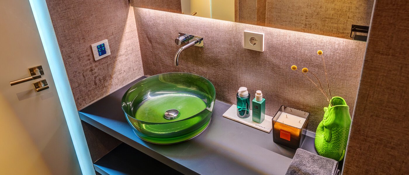 maisonette-gallery apartment München Altstadt 01 guest toilet 13841