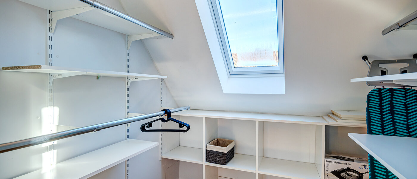 detached house München Trudering 01 Walk-in closet 13845