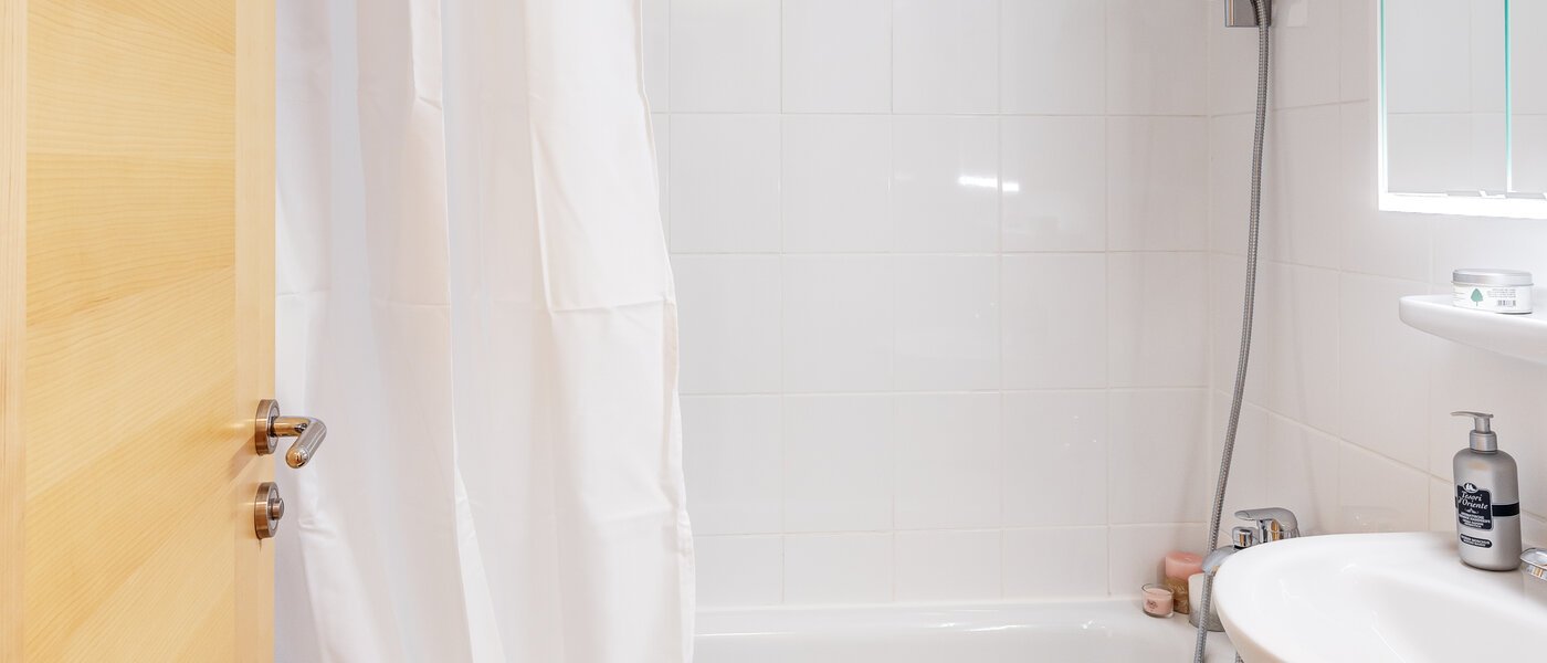 apartment München Forstenried 01 bathroom 13847