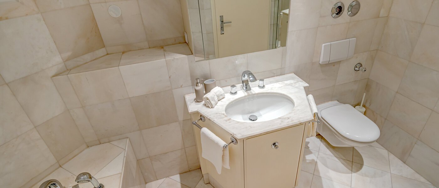 maisonette-gallery apartment München Bogenhausen 03 1. bathroom 13849