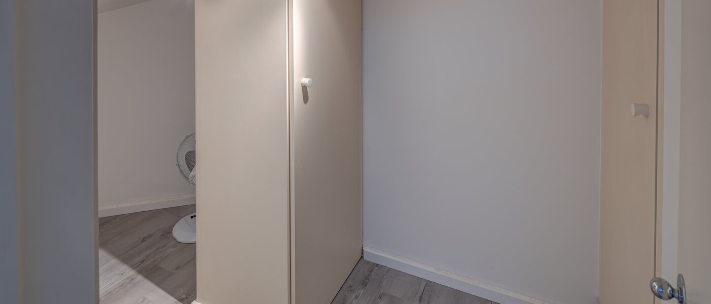 maisonette-gallery apartment München Bogenhausen 02 storage room 13849