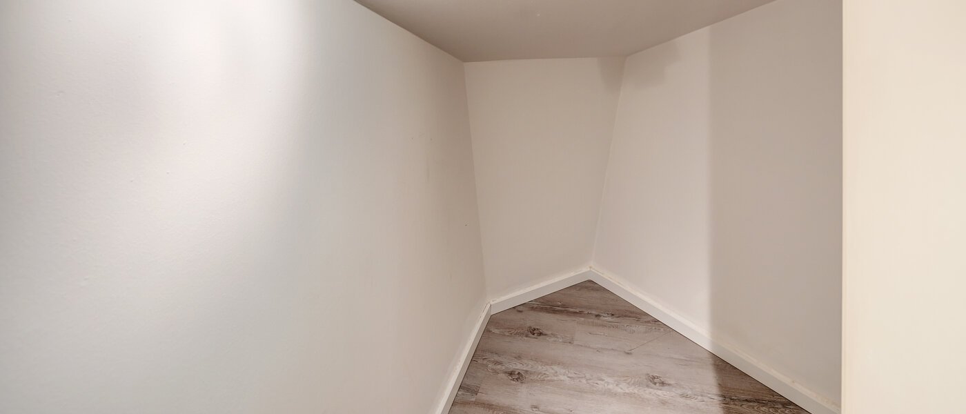 maisonette-gallery apartment München Bogenhausen 03 storage room 13849