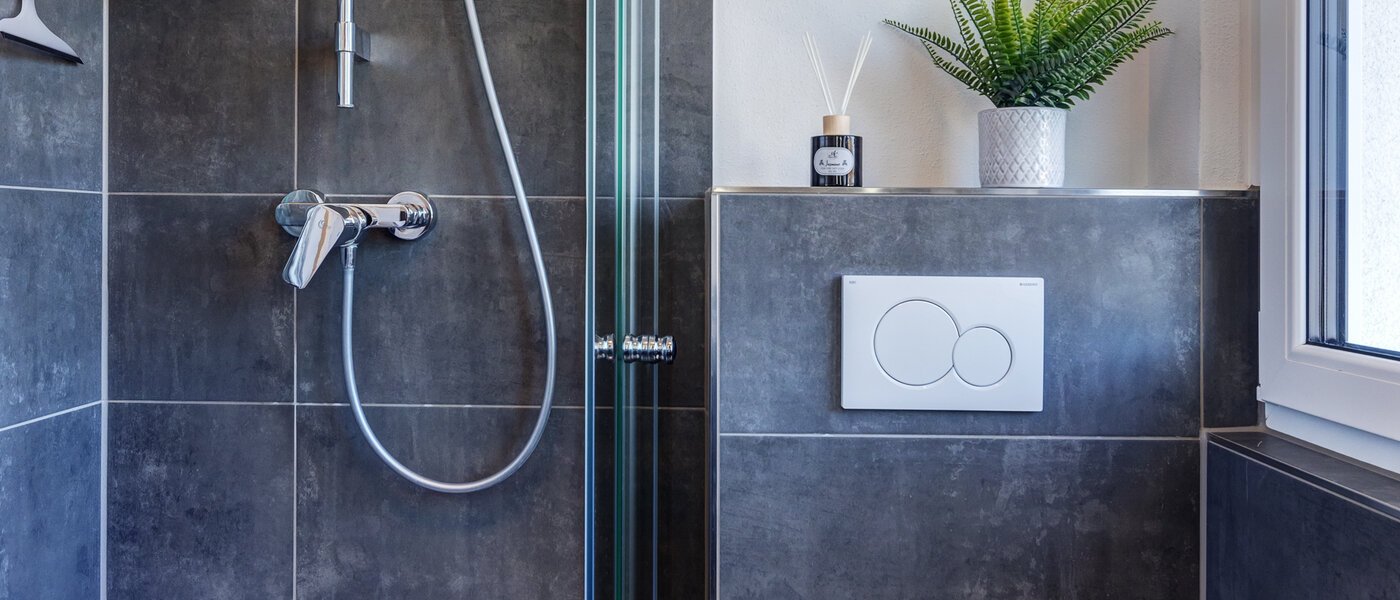 attic apartment München Waldtrudering 03 bathroom 13853