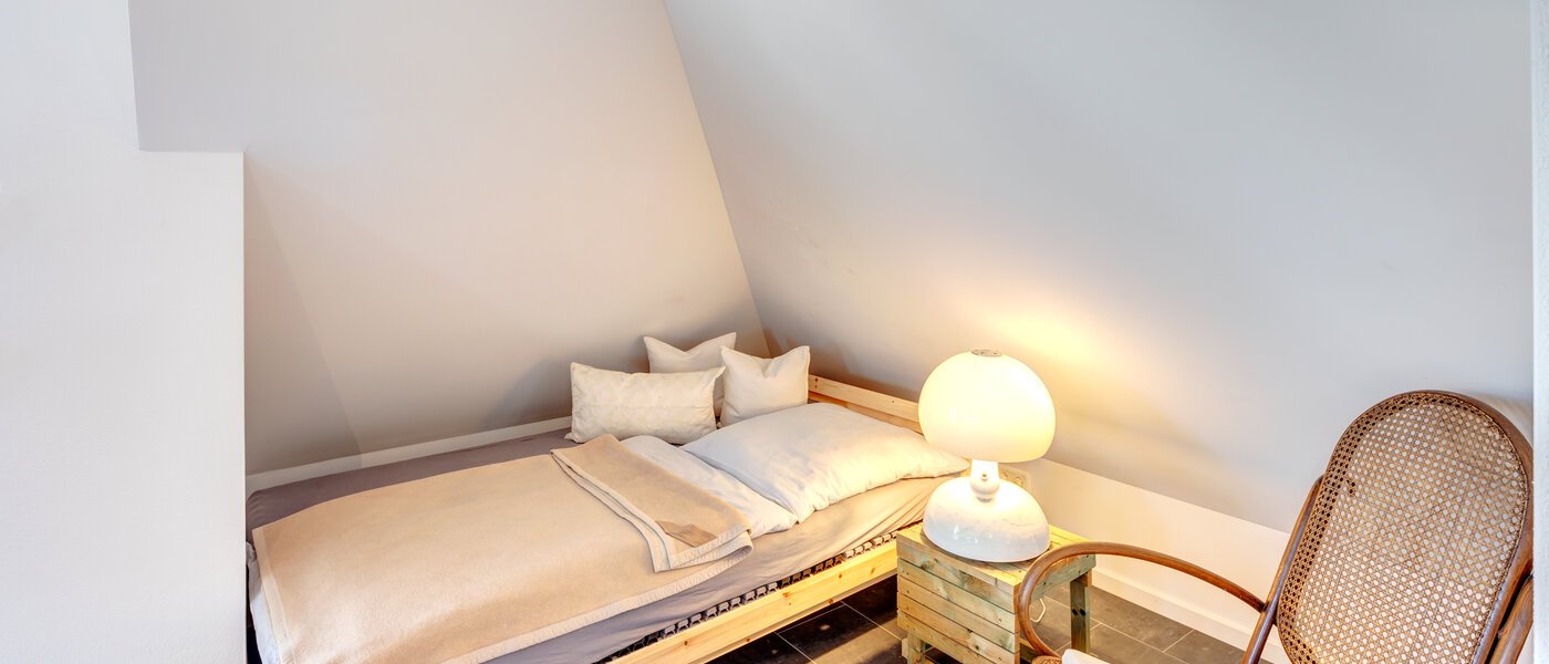 attic apartment München Waldtrudering 01 sleeping area 13853