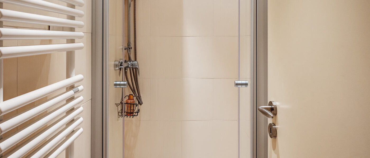 apartment Ottobrunn 01 2. bathroom 13870