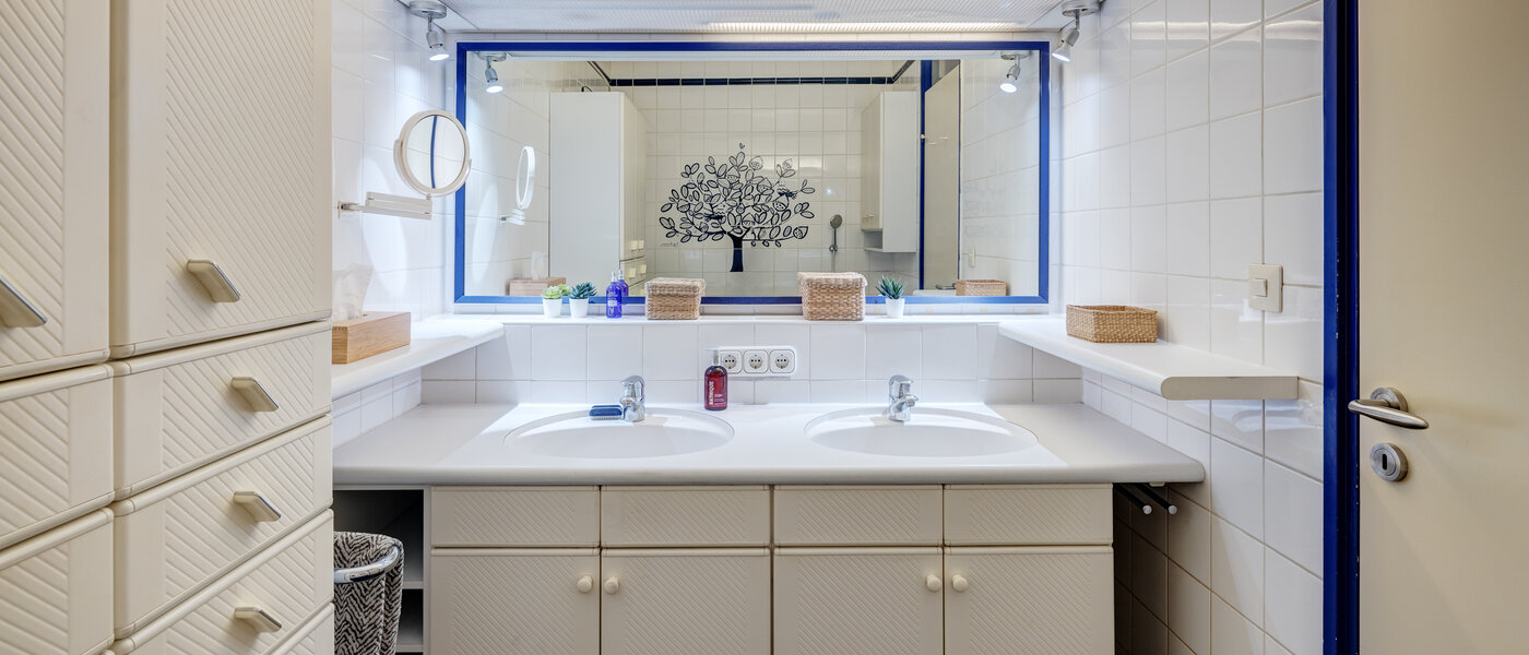 apartment Ottobrunn 01 1. bathroom 13870