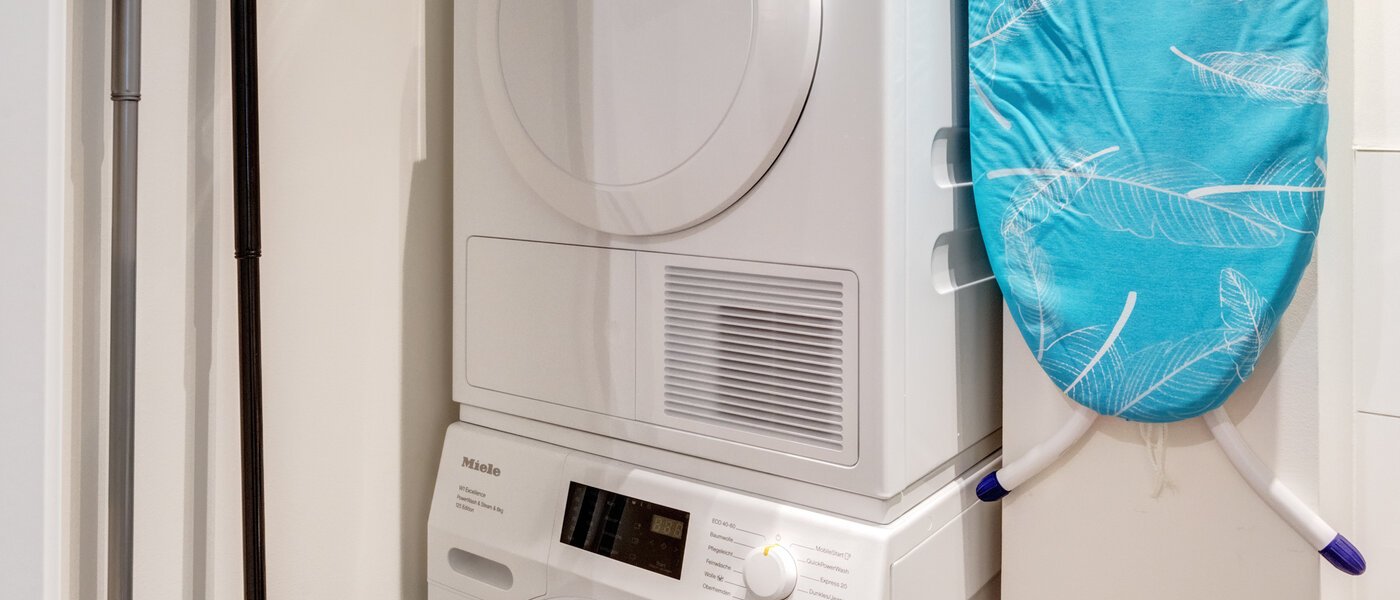 apartment München Schwanthalerhöhe 02 guest toilet 13877