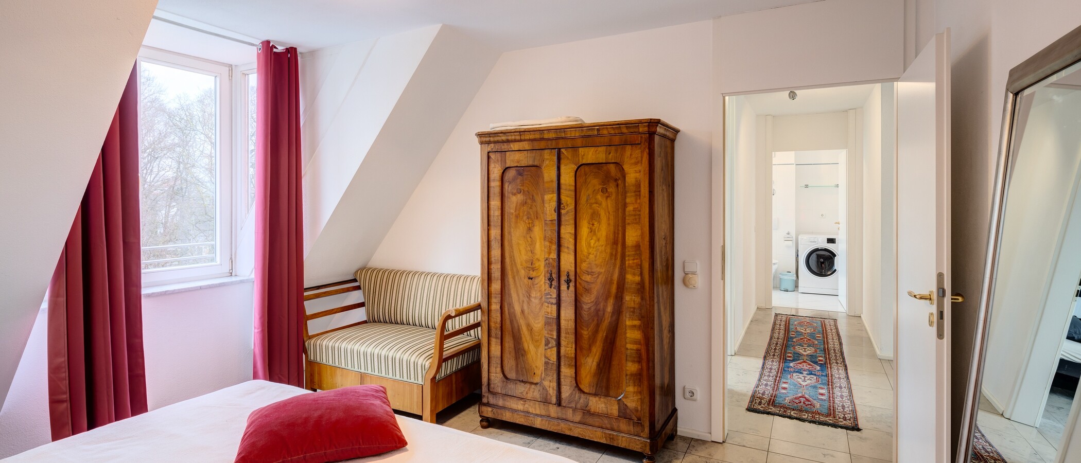attic apartment München Pasing 02 1. bedroom 13878
