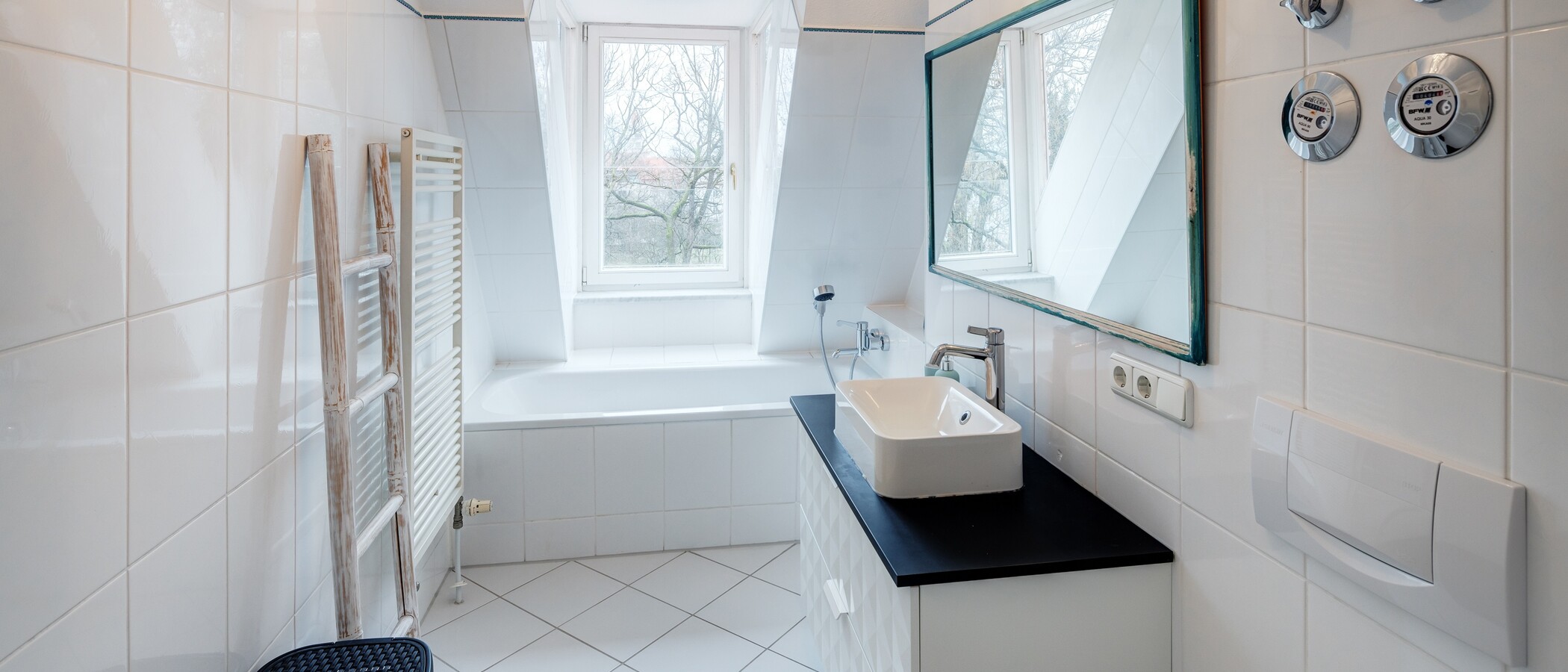 attic apartment München Pasing 01 1. bathroom 13878