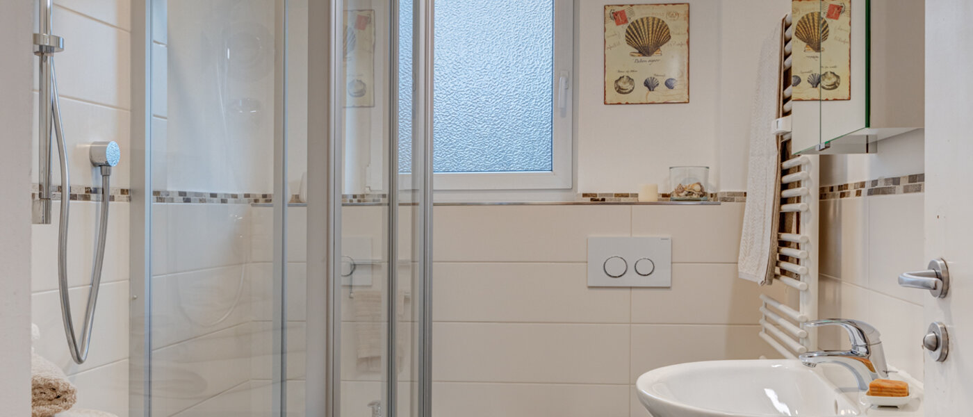 apartment München Berg am Laim 01 bathroom 13885