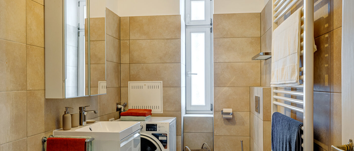 apartment München Glockenbachviertel 01 bathroom 13888