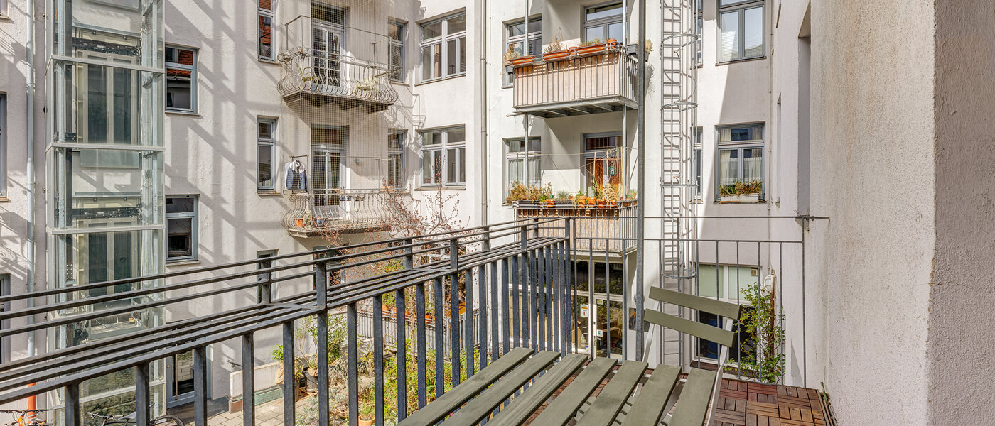 apartment München Glockenbachviertel 01 balcony 13888