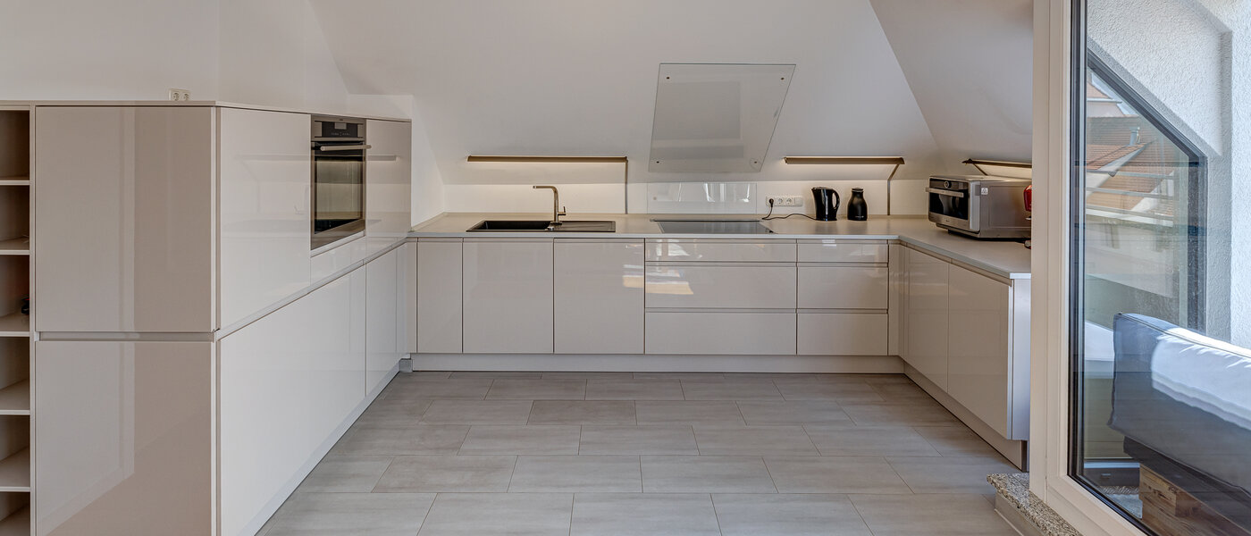 attic apartment München Ludwigsvorstadt 01 kitchen 13896