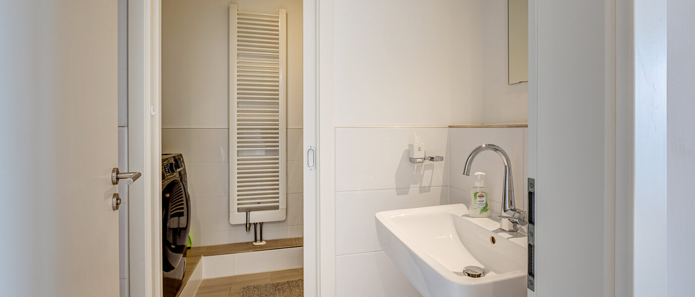 attic apartment München Ludwigsvorstadt 04 2. bathroom 13896