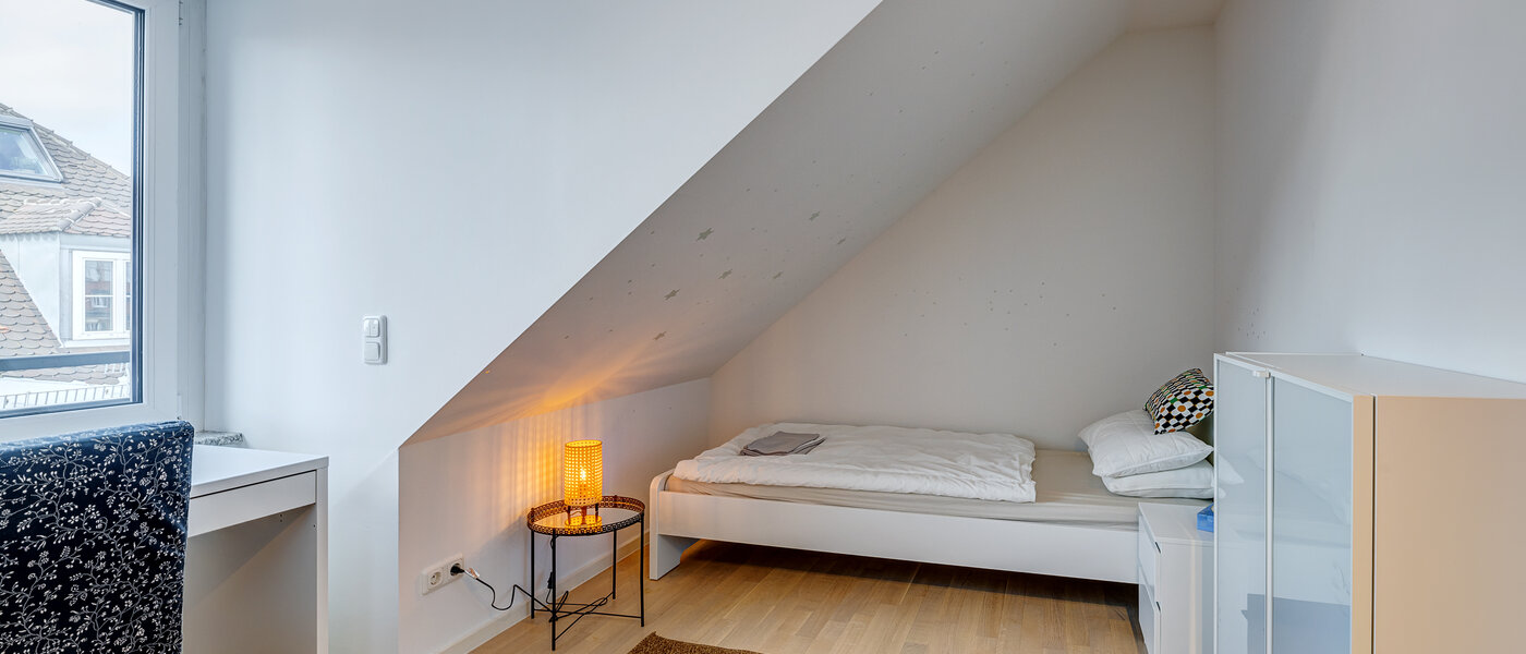 attic apartment München Ludwigsvorstadt 04 3. bedroom 13896