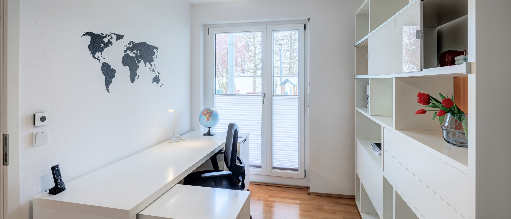 apartment München Oberföhring 01 Workspace/Guestroom 13909