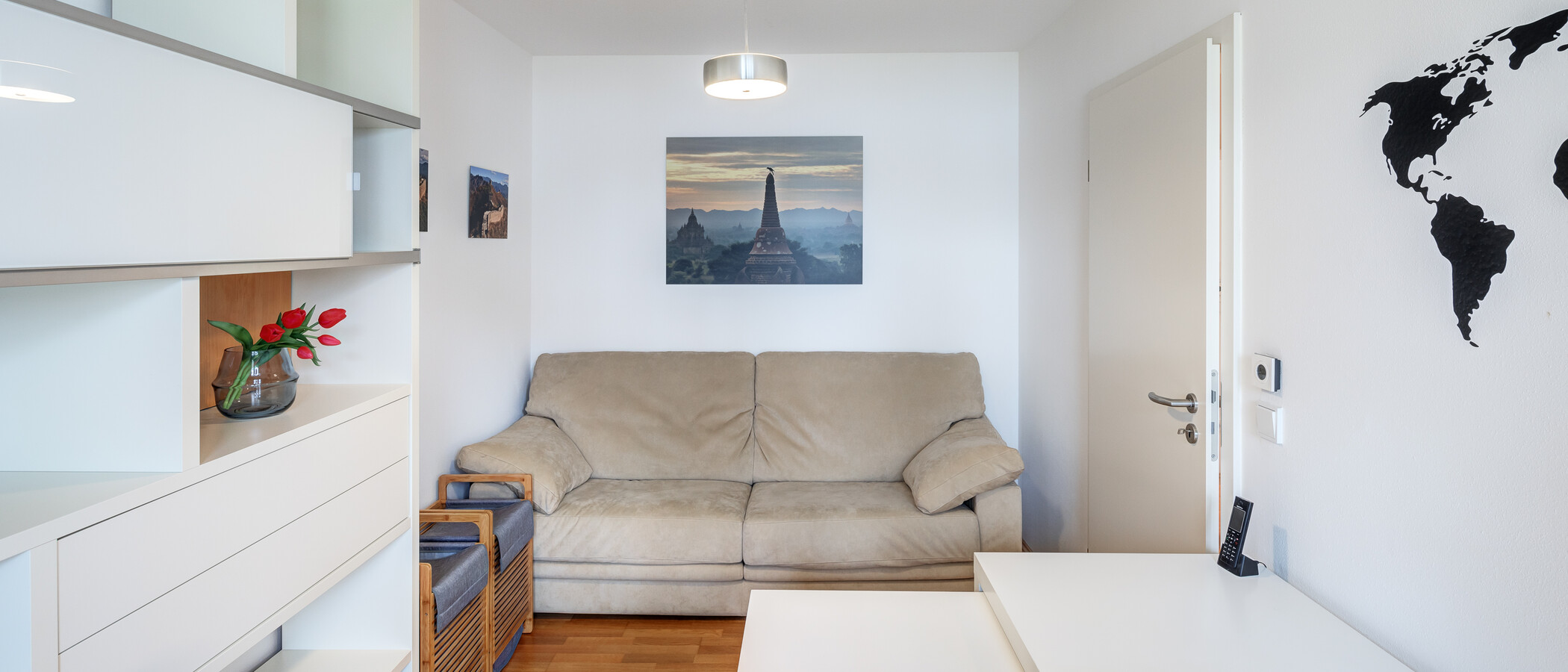 apartment München Oberföhring 03 Workspace/Guestroom 13909