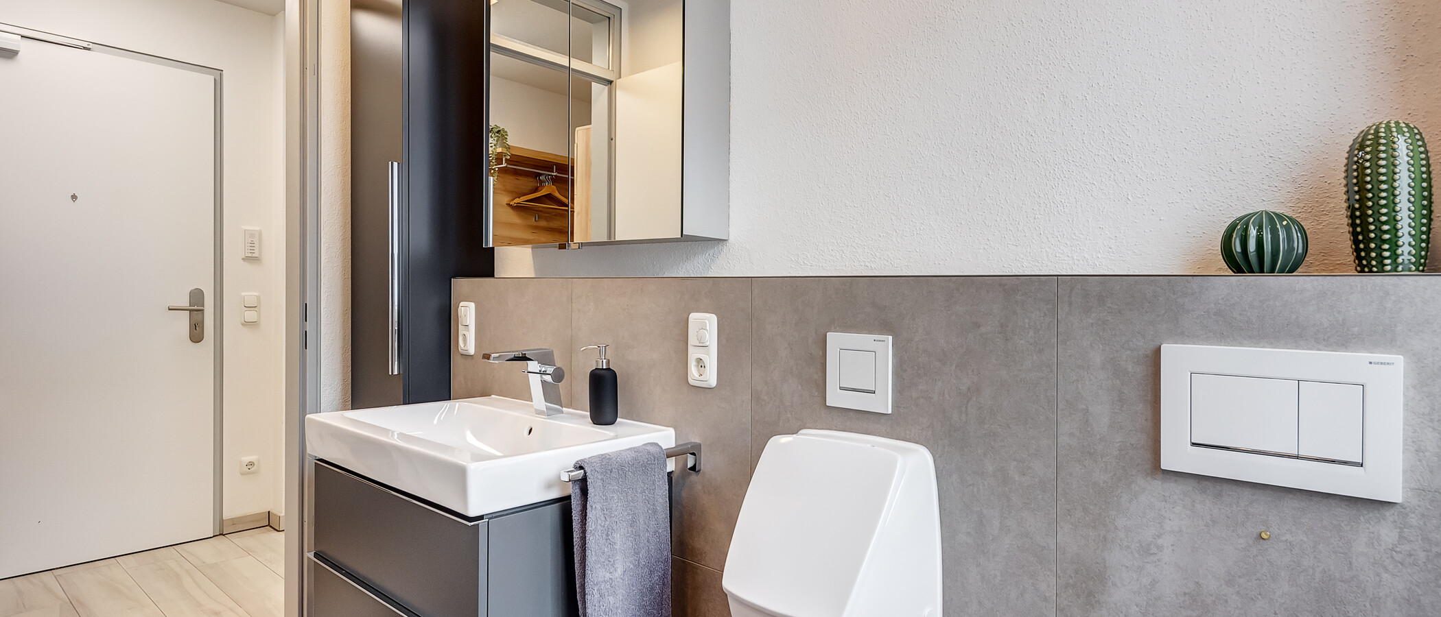 apartment München Haimhausen 03 bathroom 13910