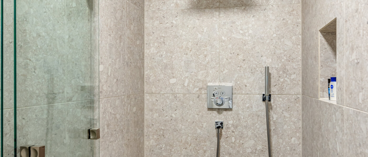 basement apartment München Großhadern 01 bathroom 13928