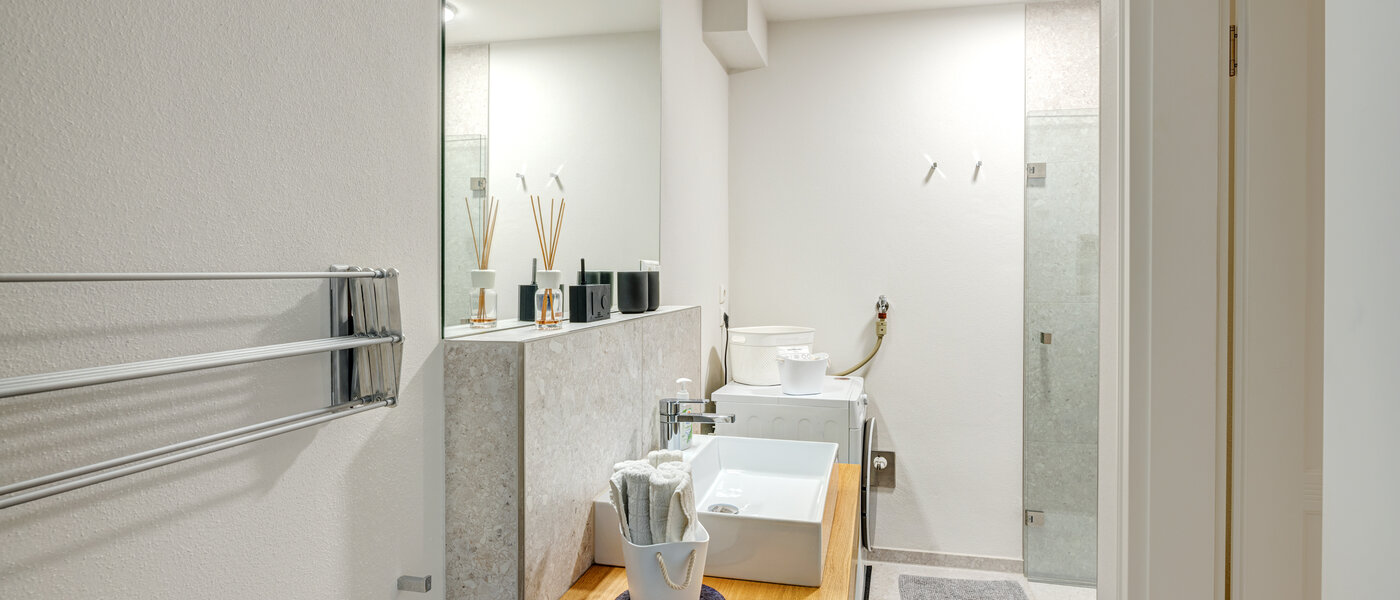 basement apartment München Großhadern 02 bathroom 13928