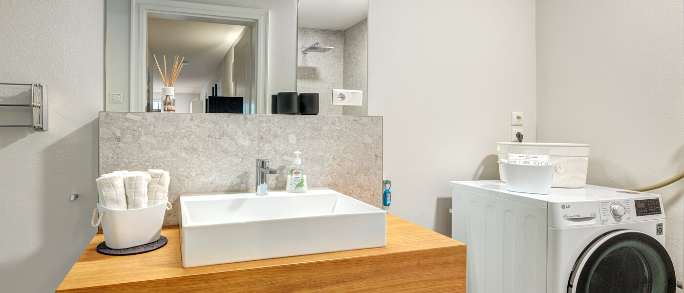 basement apartment München Großhadern 03 bathroom 13928