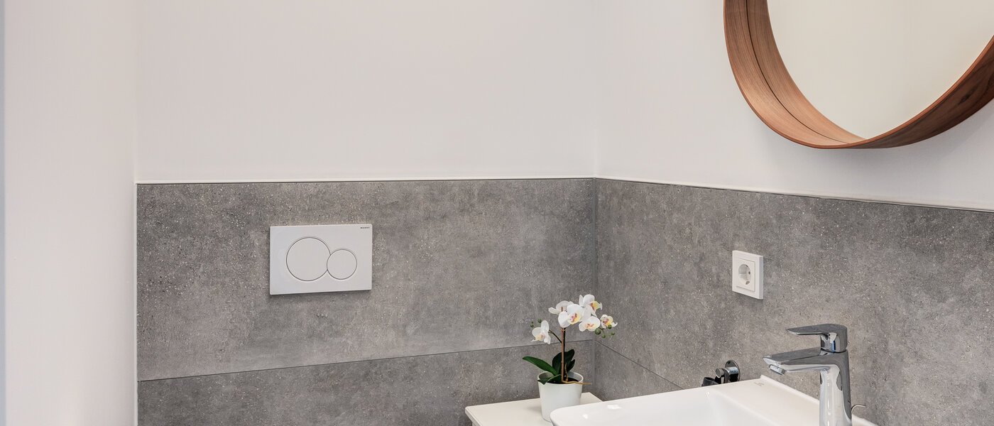 roof terrace apartment München Neuhausen 01 guest toilet 13934