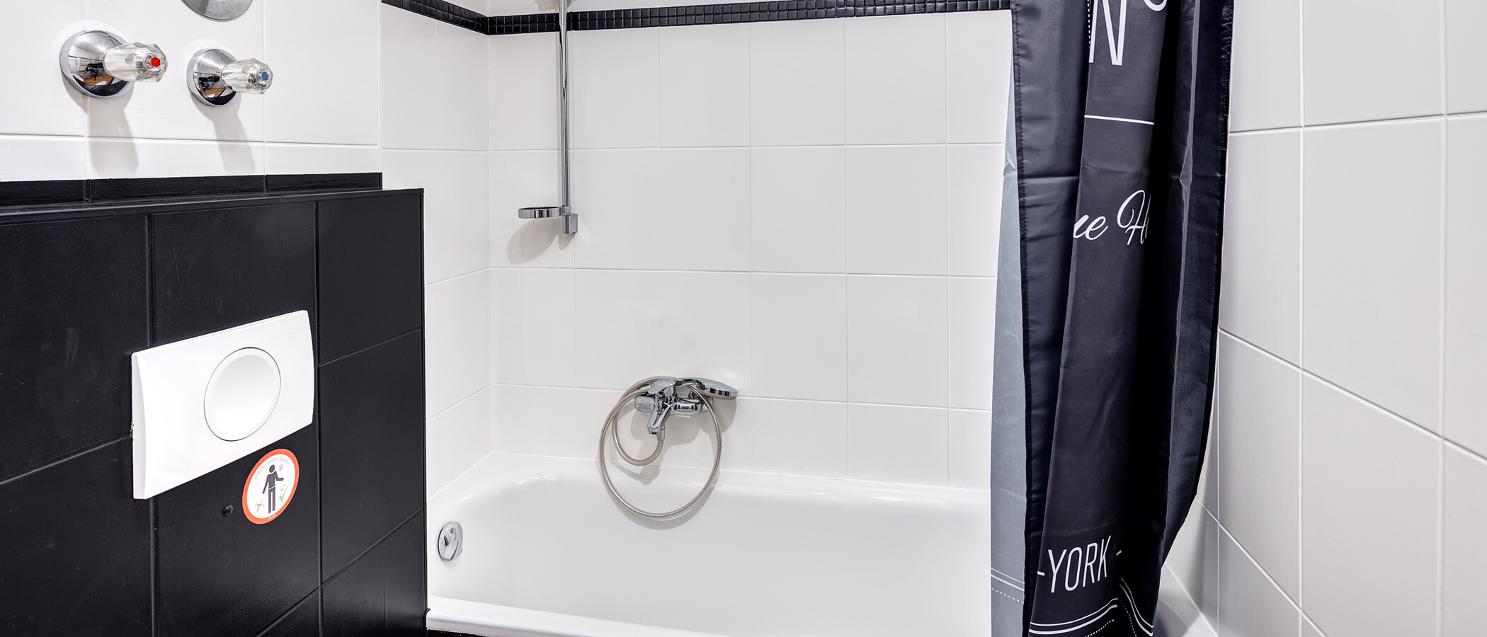 apartment München Ludwigsvorstadt 02 bathroom 13947