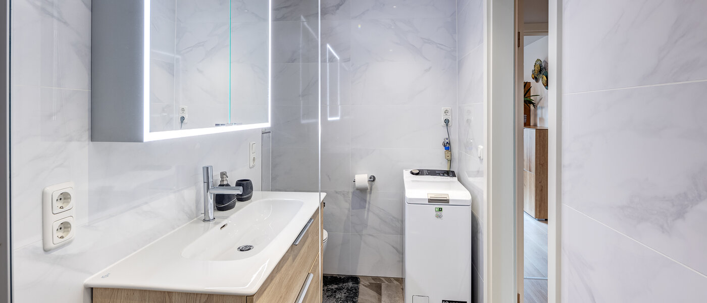 apartment Unterhaching 03 bathroom 13955