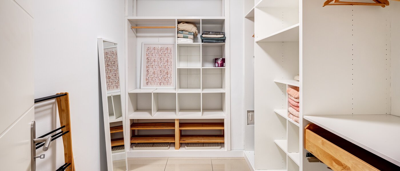 apartment München Maxvorstadt 01 dressing room 13972