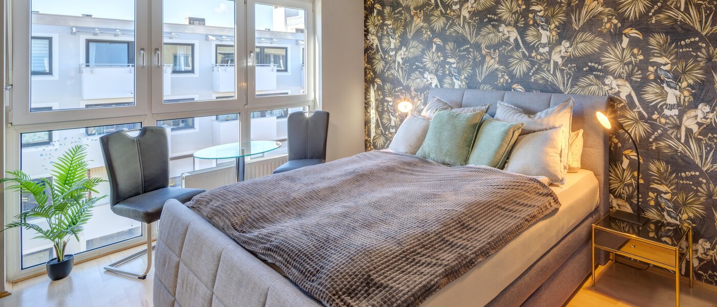 roof terrace apartment München Neuhausen 01 1. bedroom 13988