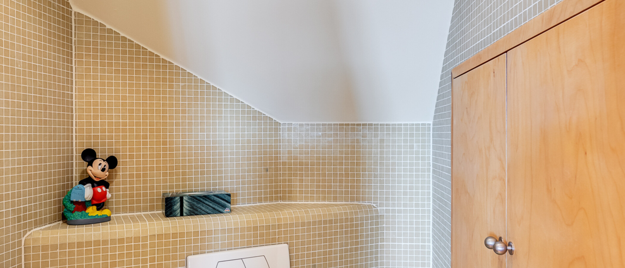 maisonette-gallery apartment München Glockenbachviertel 01 separate toilet 13995