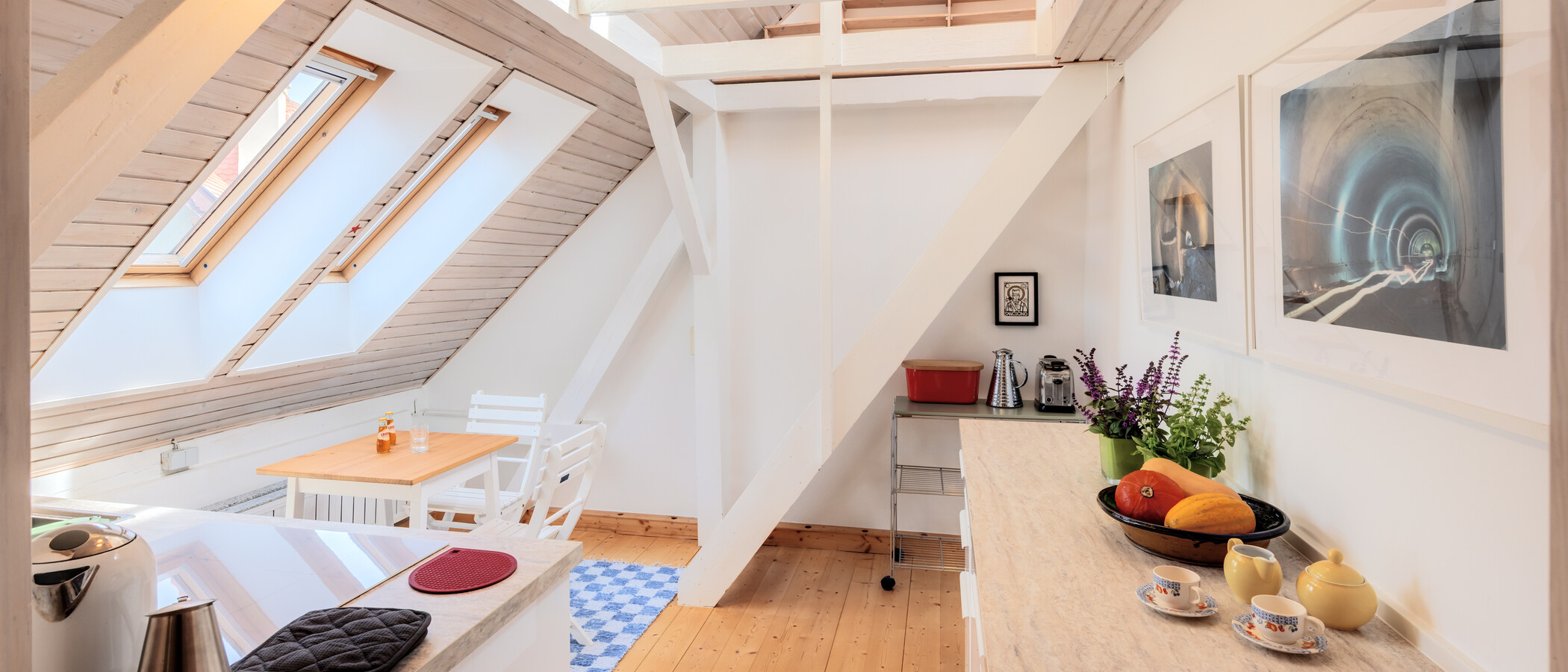 attic apartment München Pasing 02 kitchen 14002