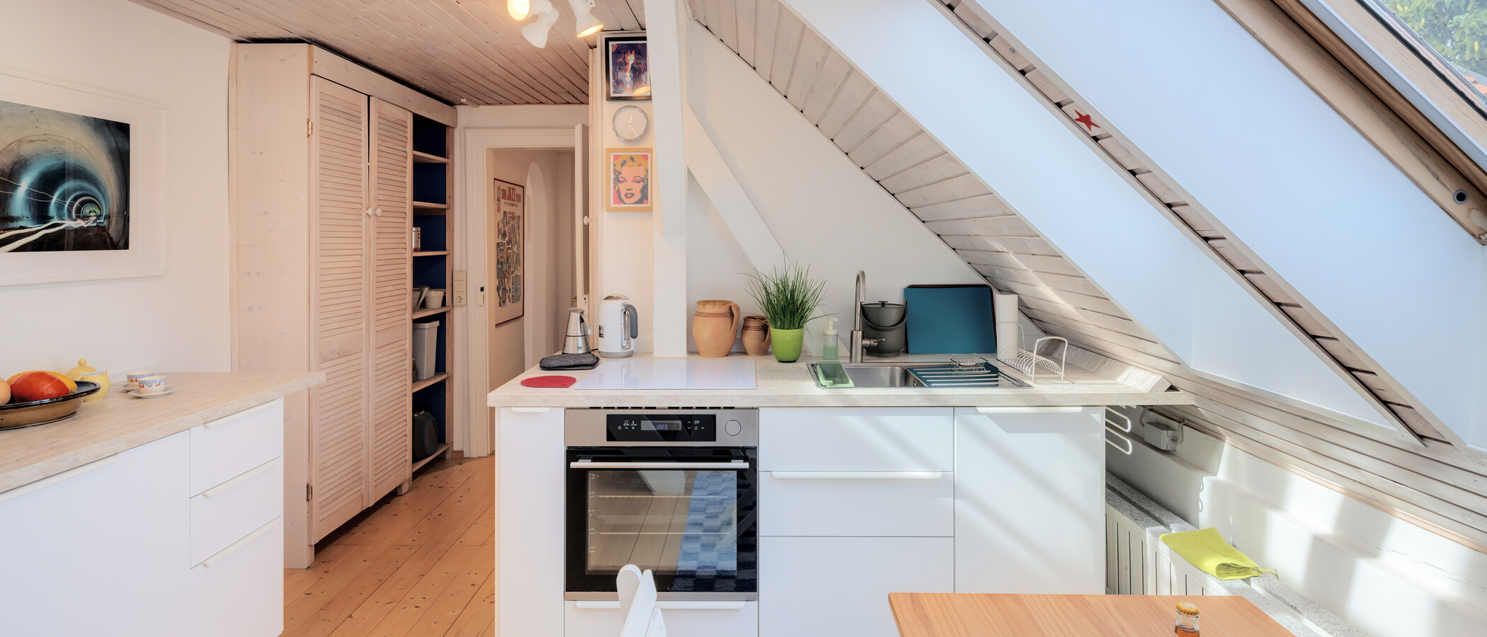 attic apartment München Pasing 04 kitchen 14002
