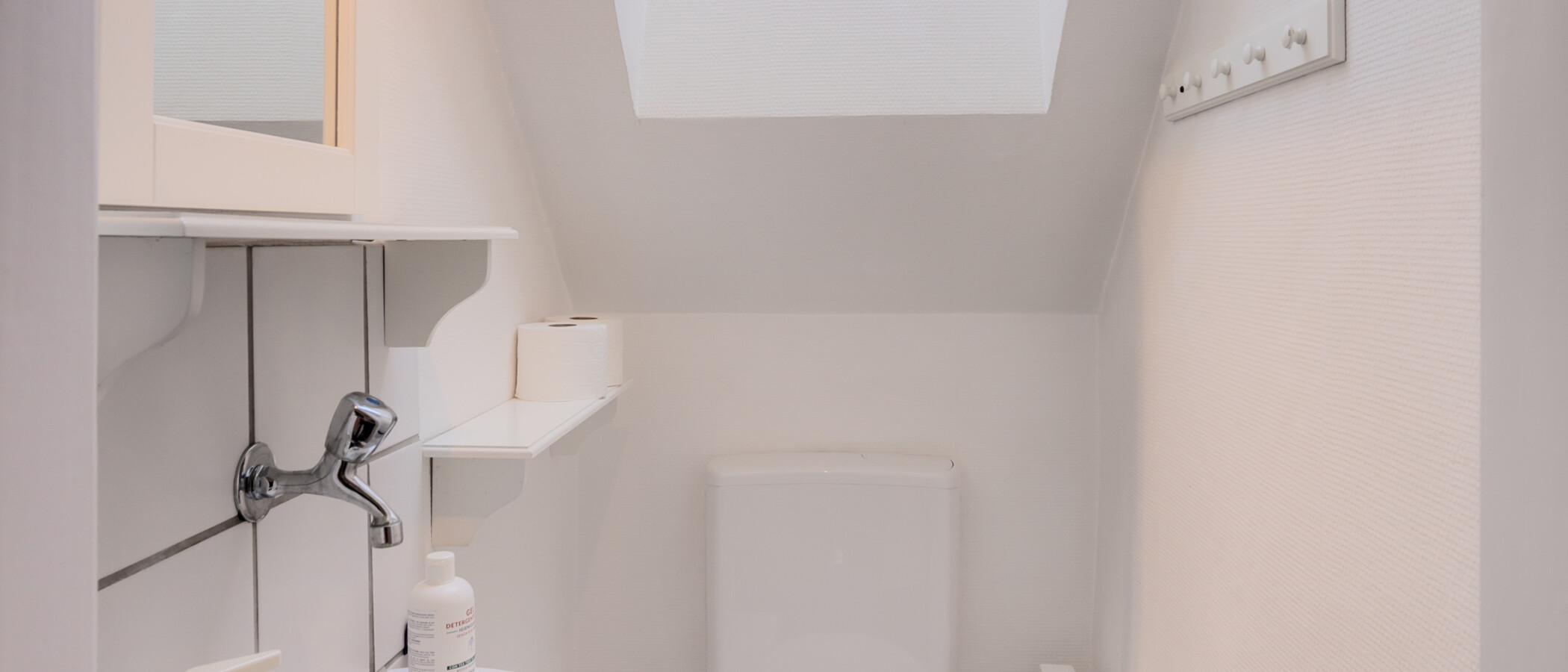 attic apartment München Pasing 01 separate toilet 14002