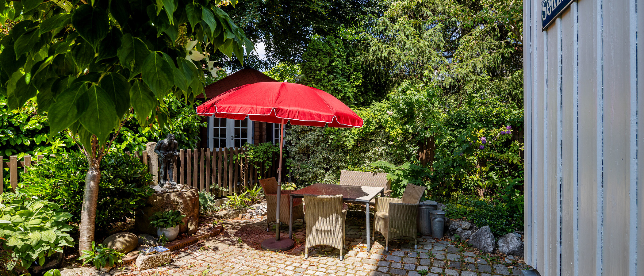 attic apartment München Pasing 02 communal garden 14002