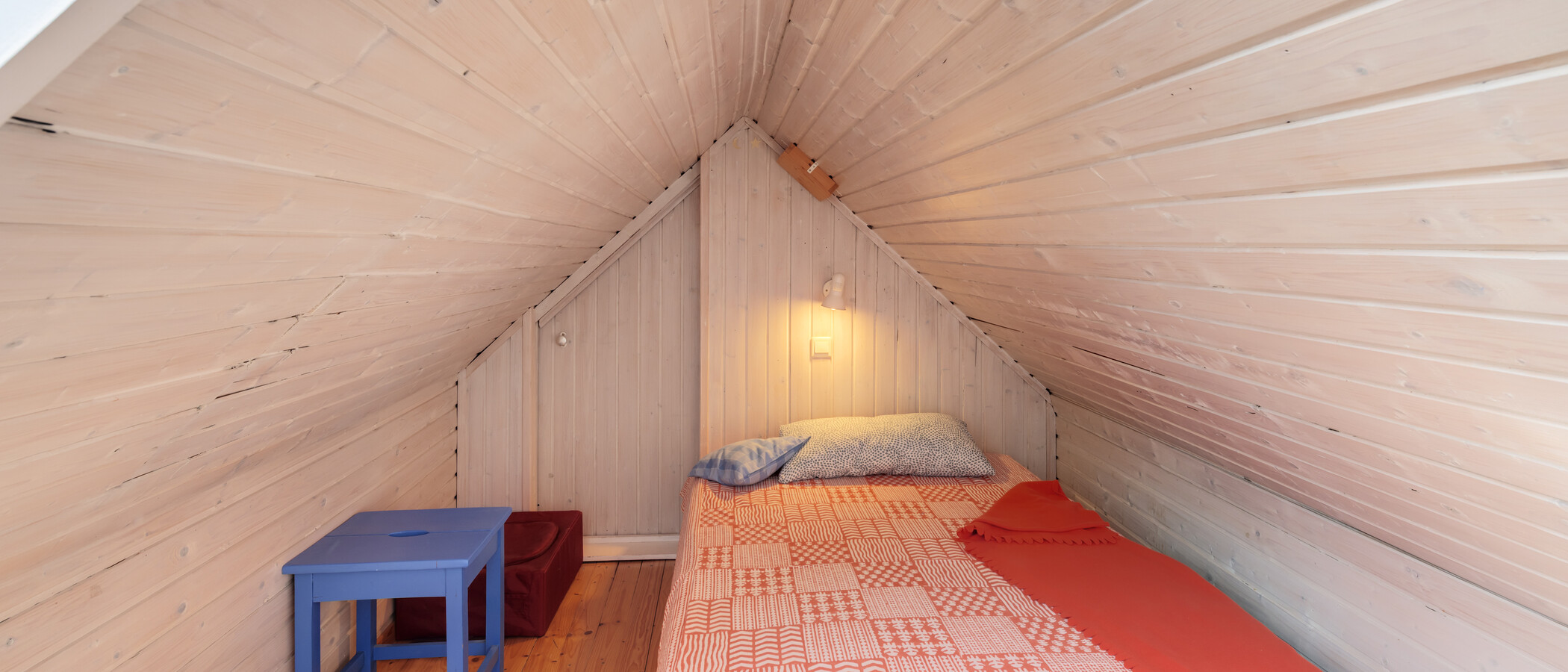 attic apartment München Pasing 01 2. sleeping area 14002