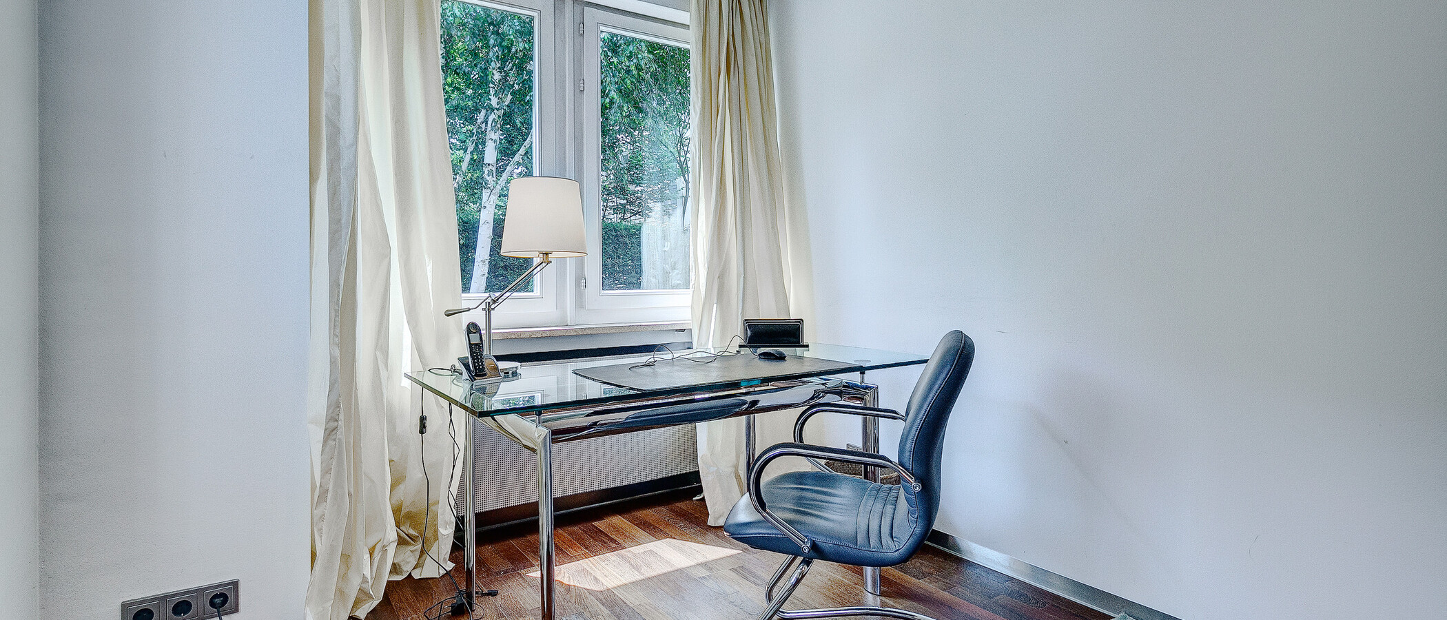 apartment with garden 	 München Herzogpark 02 office area 1401