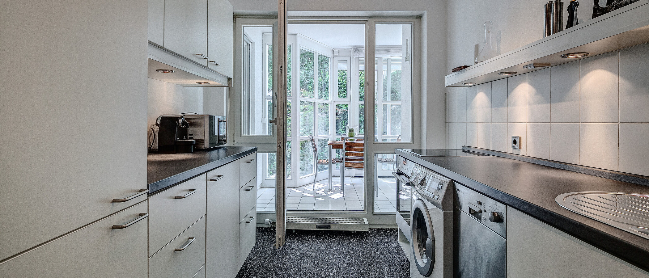 apartment with garden 	 München Herzogpark 01 kitchen 1401