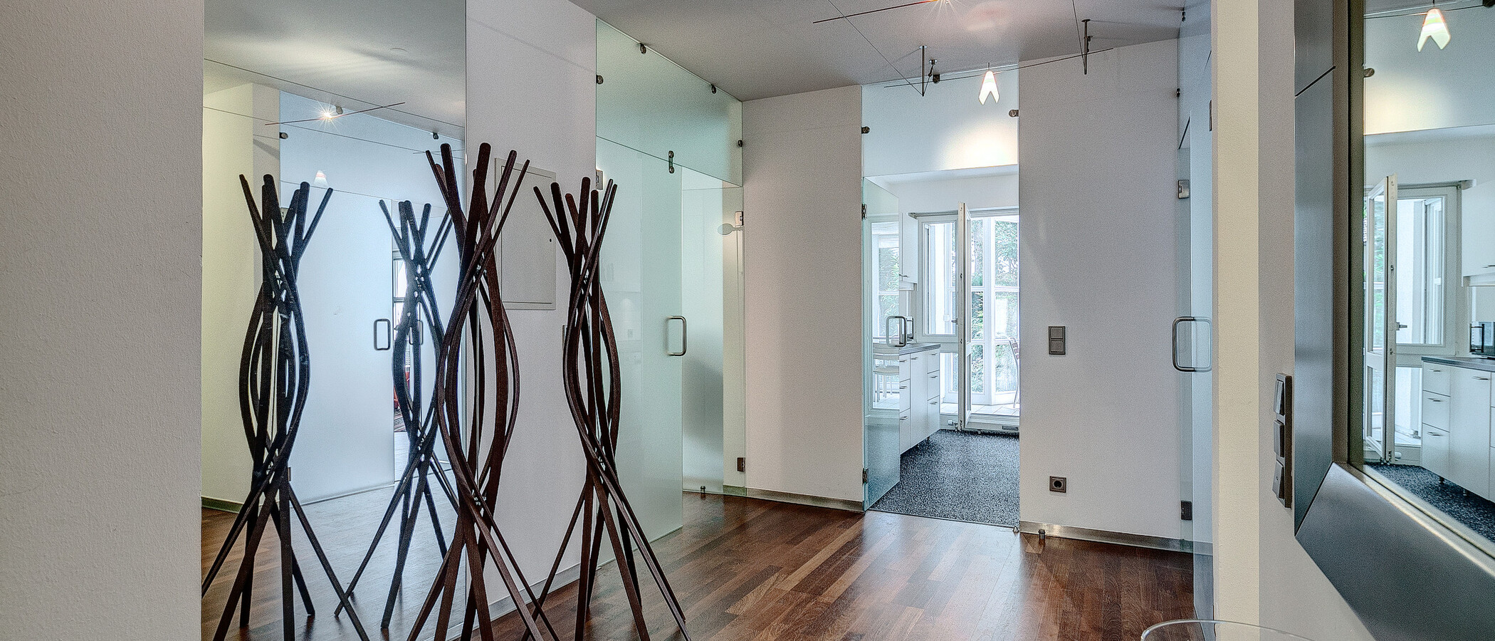 apartment with garden 	 München Herzogpark 01 hall 1401