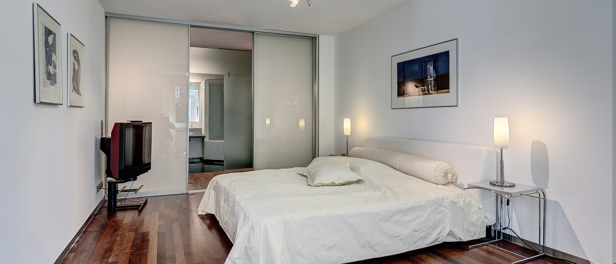 apartment with garden 	 München Herzogpark 04 sleeping area 1401